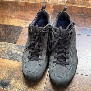 Grey shoes work style